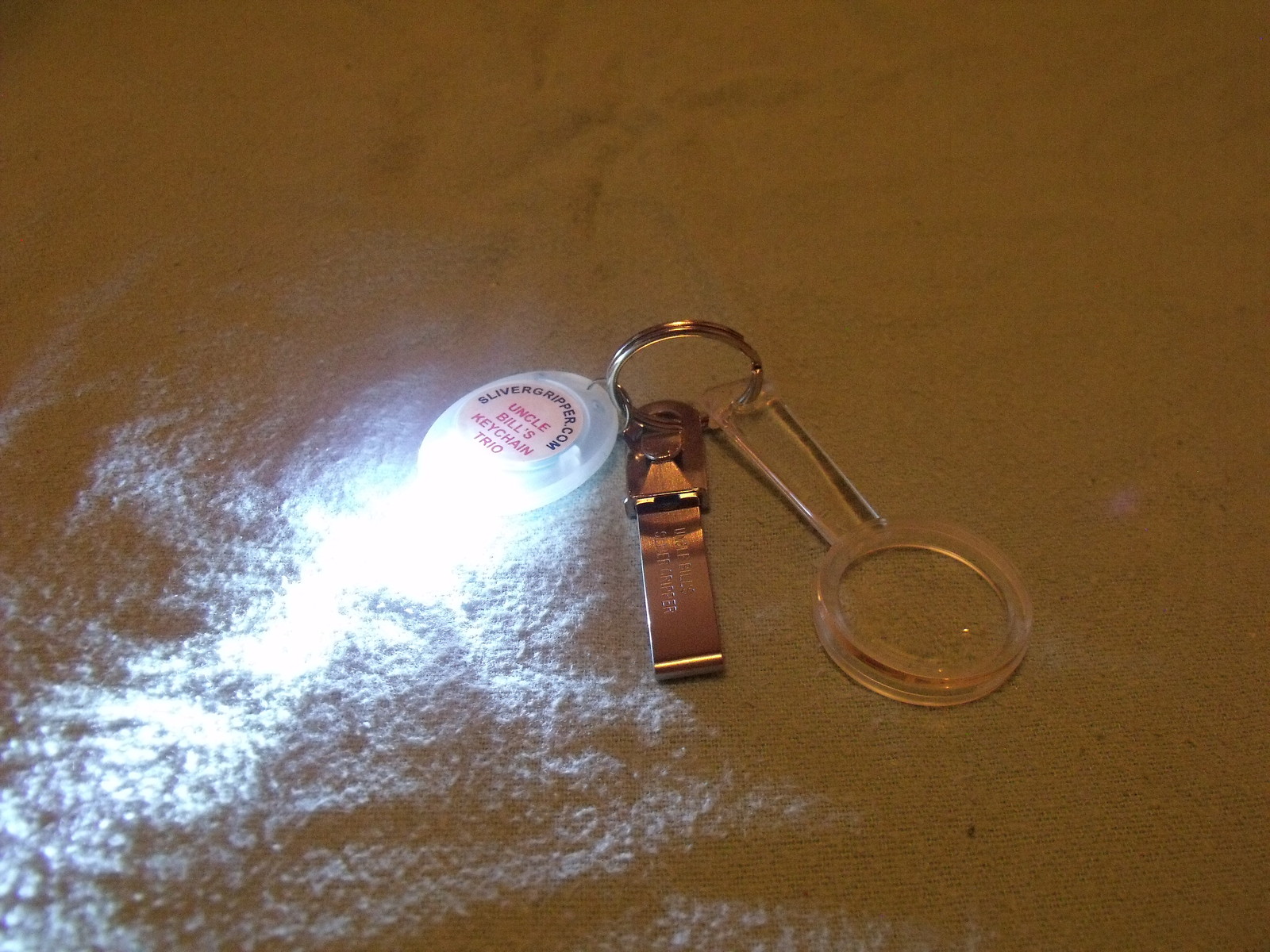Uncle Bill’s Sliver Gripper TWEEZER, EDC Keychain KIT: Light & 5X Mag. Glass
