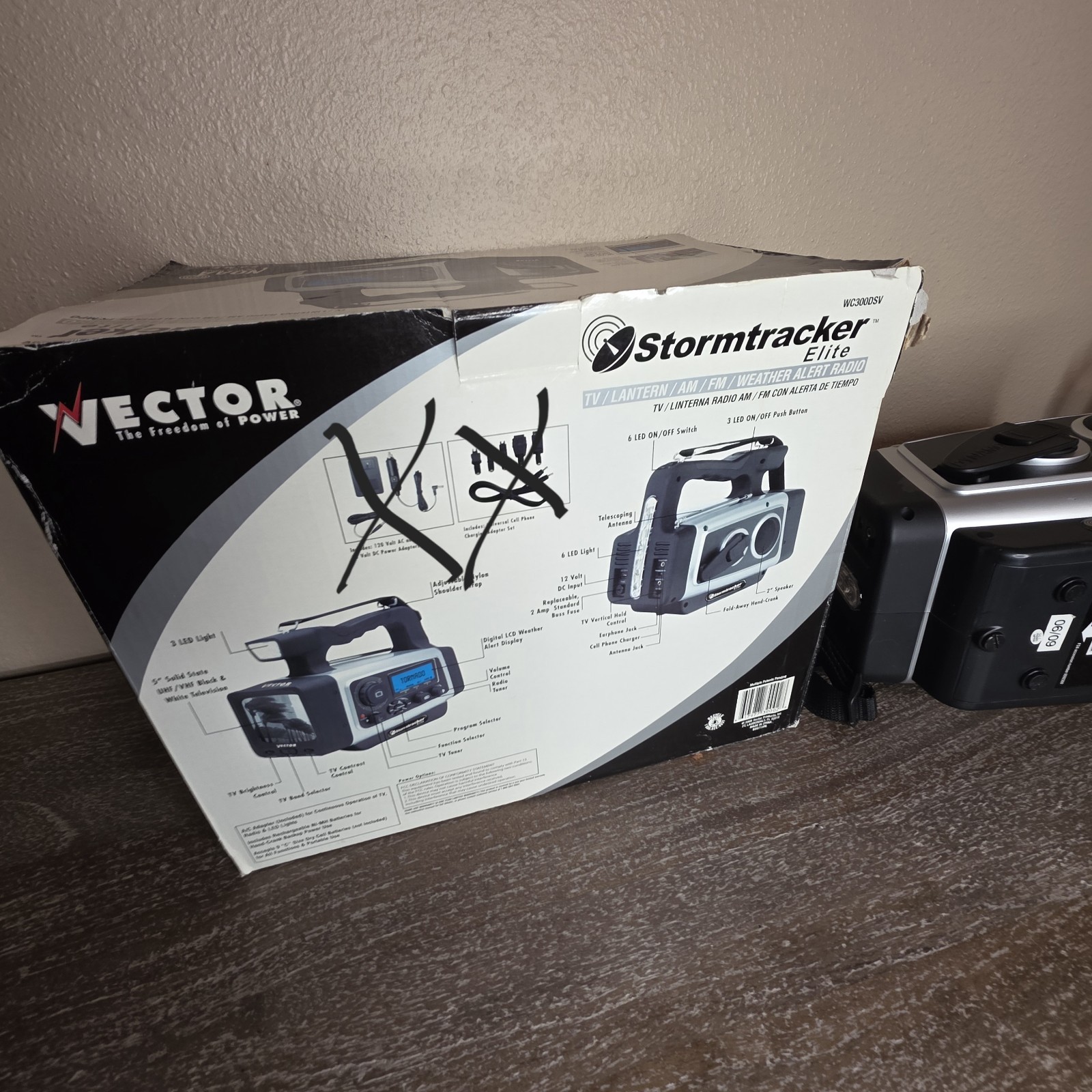 Vector Stormtracker Elite WC300DSV TV Lantern AM/FM Weather Alert Radio – Read