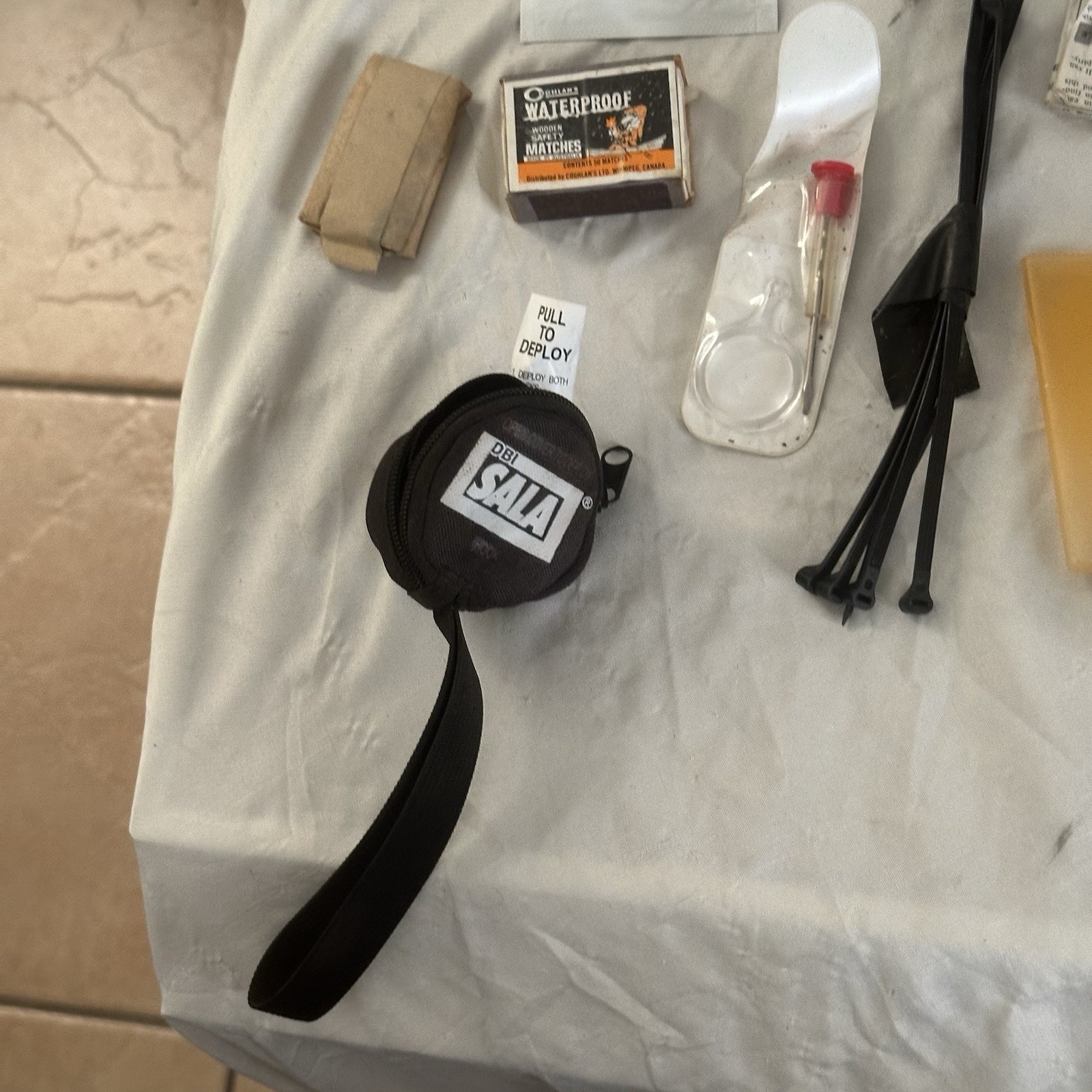 Survival Emergency Supply Kit Belt Loop Convenient Pouch DBI SALA Hook