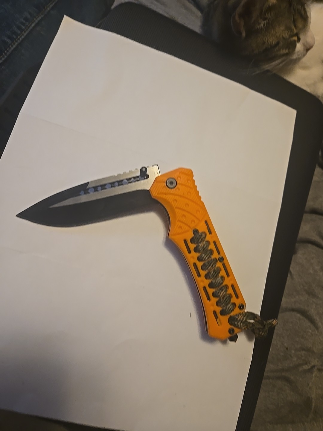 Survival Knife With Window Breaker