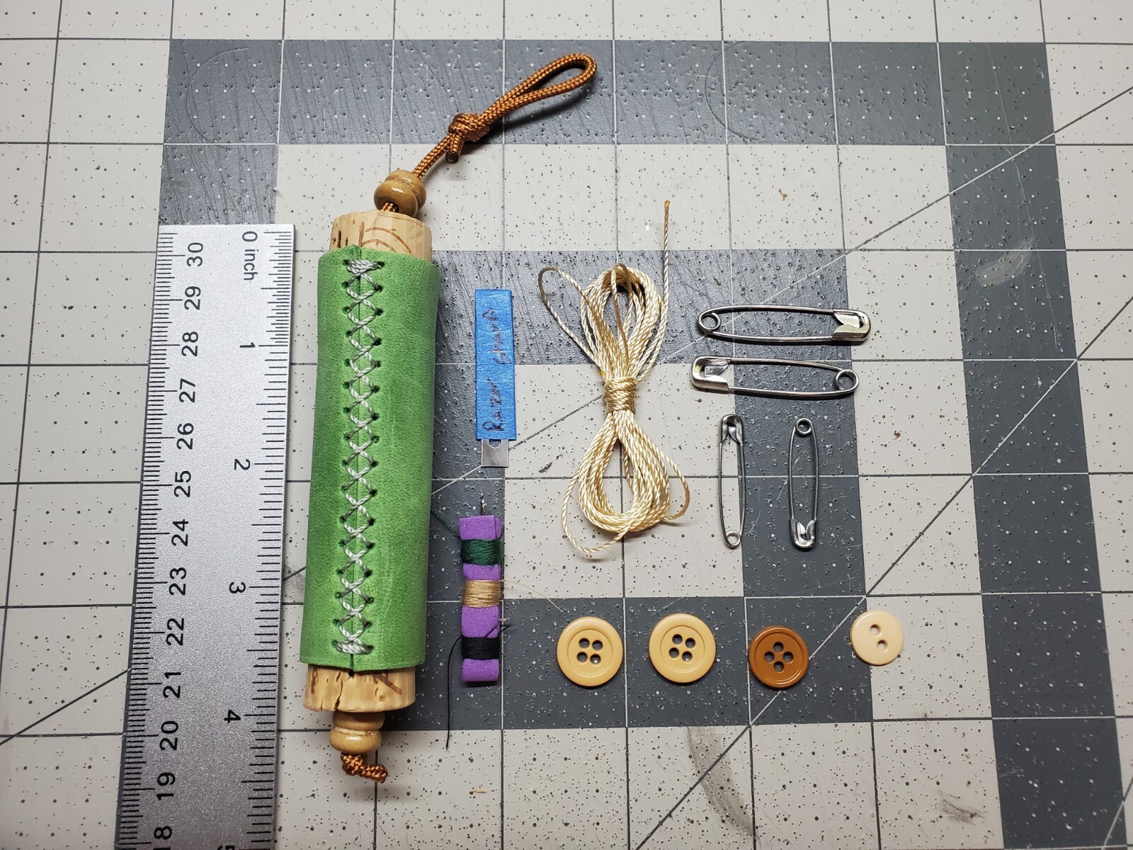 Bushcraft Fix It Kit (sewing kit)