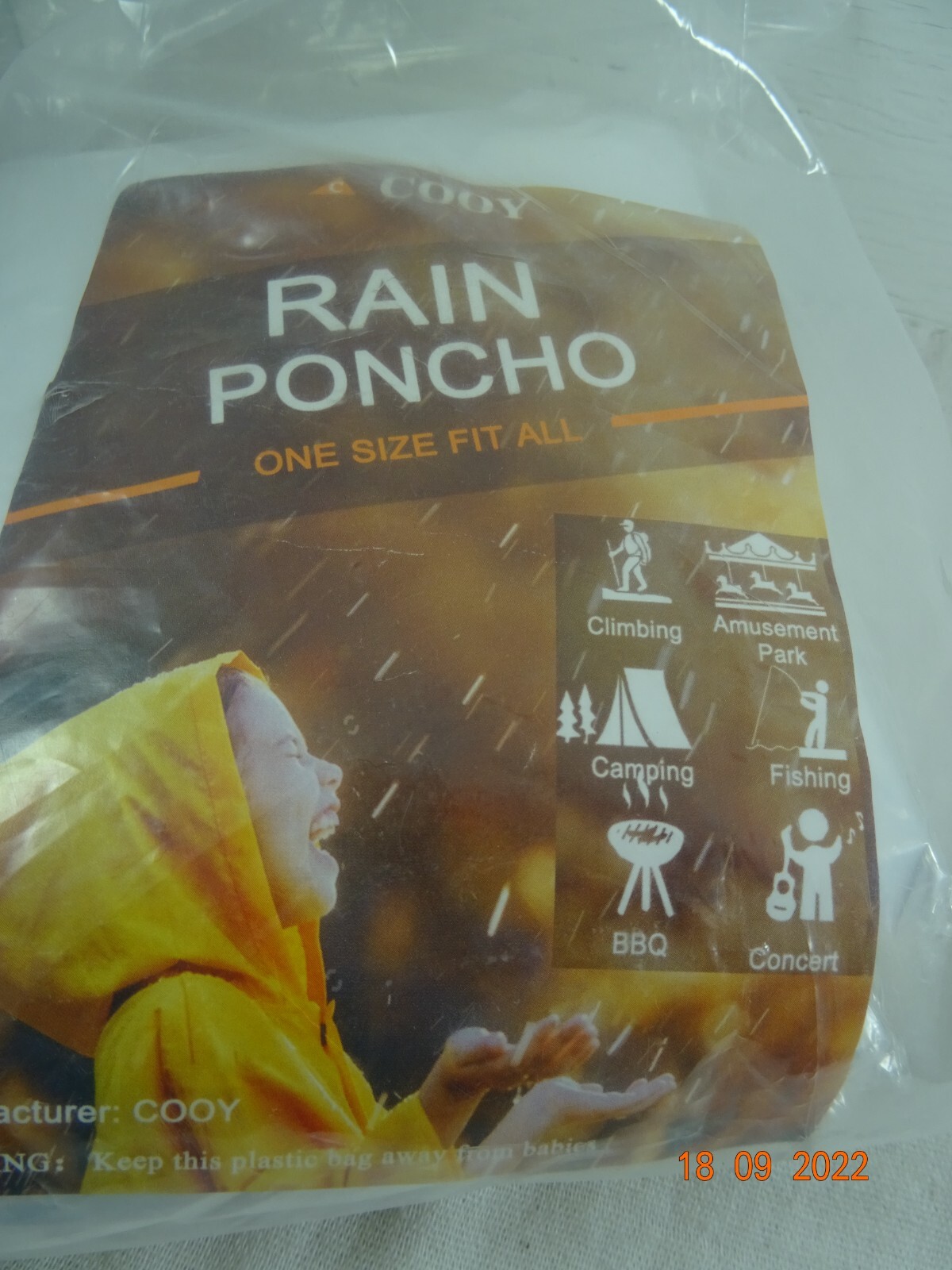 Rain Poncho Hooded OSFM Child size 5 pieces Clear NEW