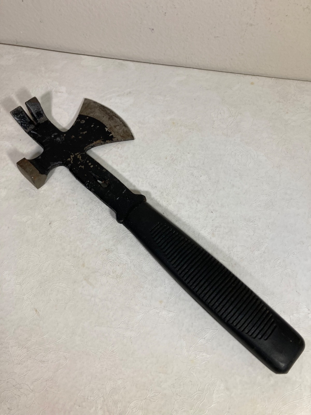 3 in 1 Multi Use Survival Hatchet Hammer Nail Puller Pry Bar Axe Doomsday Tools
