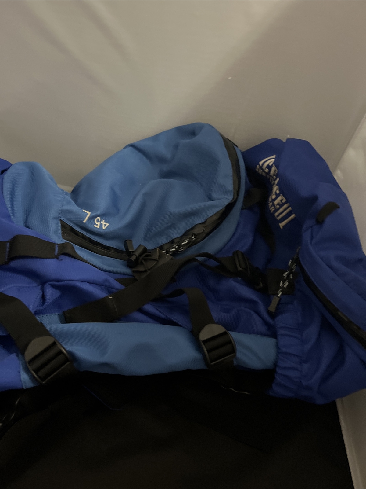Ice Age 01 survival gear backpack 45L Great Condition