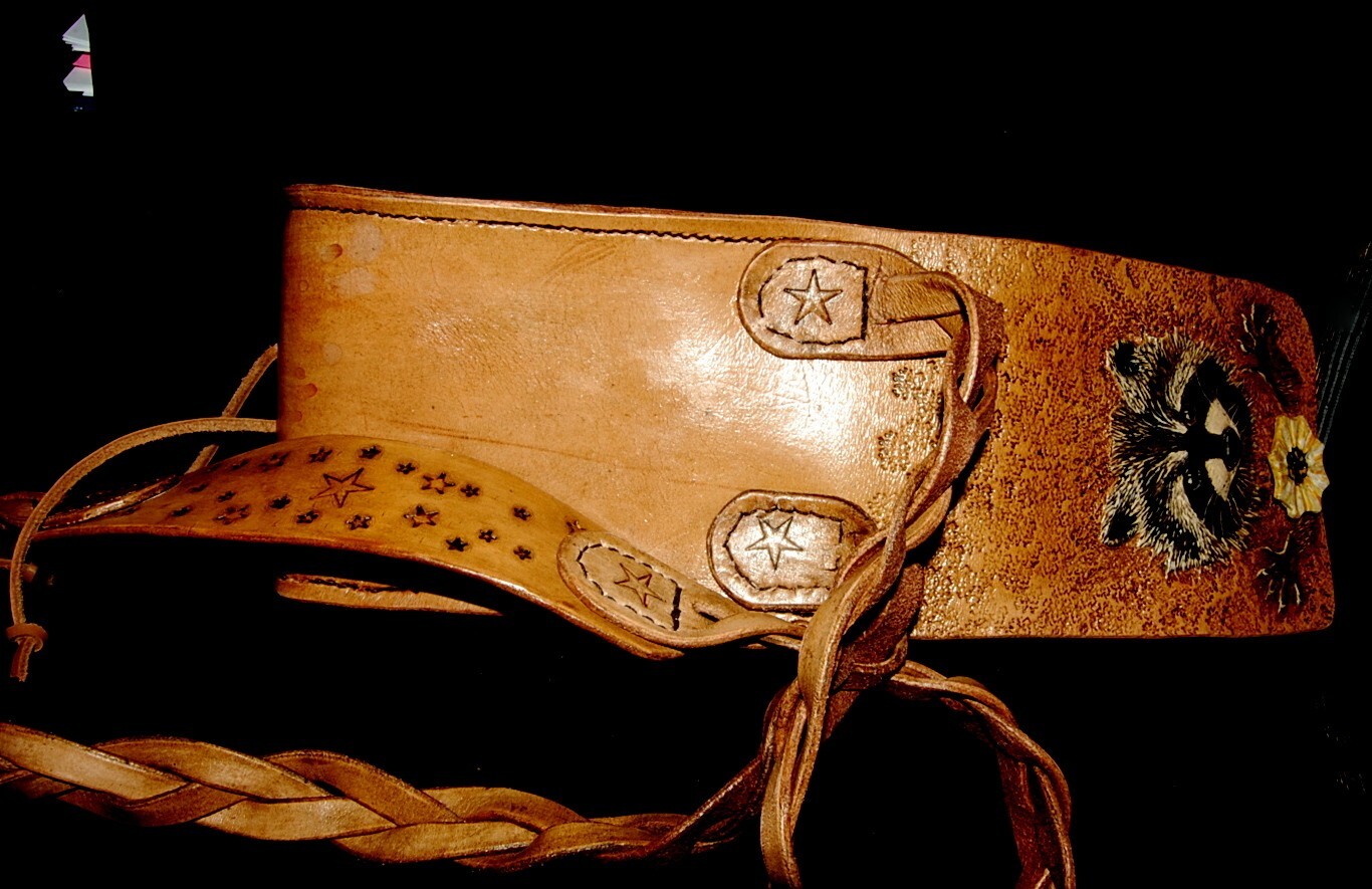 Raccoon Foraging Leather Bushcraft Bag with Mystery Braid