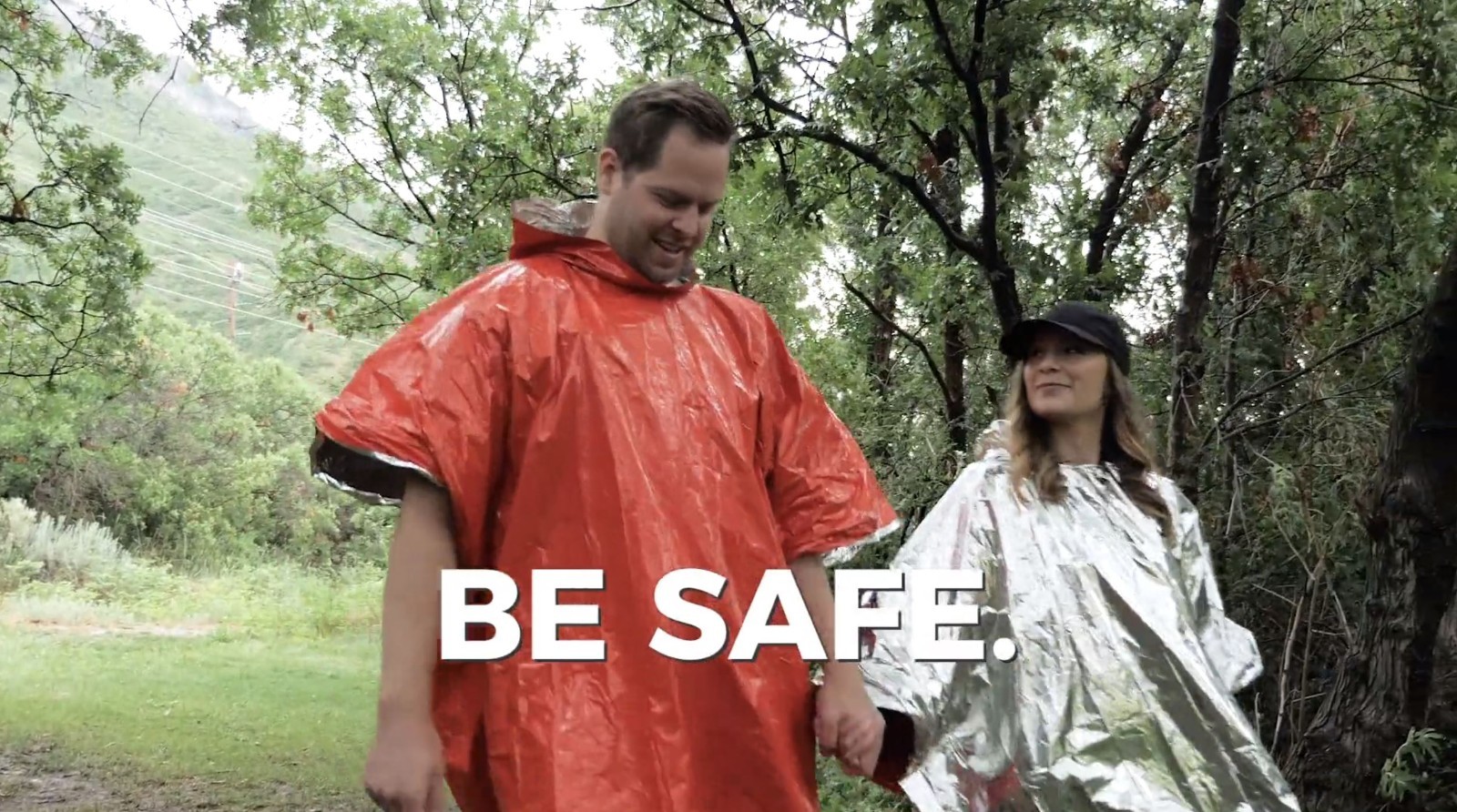 Lightweight Emergency Mylar Poncho with Hood – Compact Survival Rain Gear for Hi