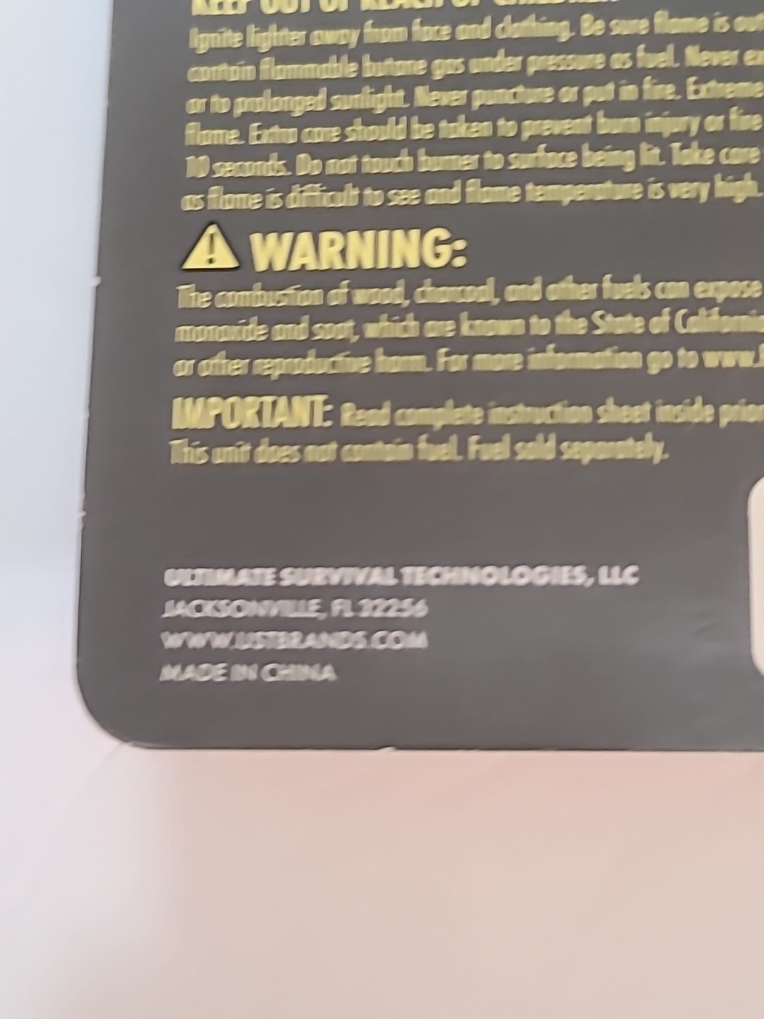ULTIMATE SURVIVAL TECHNOLOGIES Wayfinder Lighter , NEW, NO FUEL INCLUDED