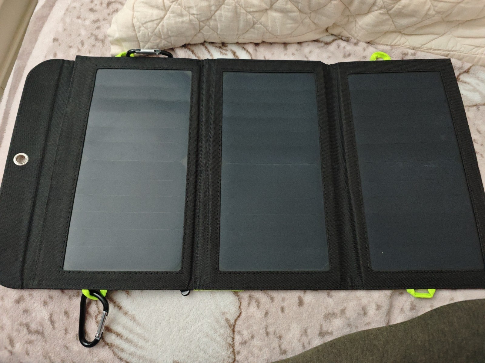 Ryno Tuff Portable Solar Compact Charger For Outdoors Working Tested