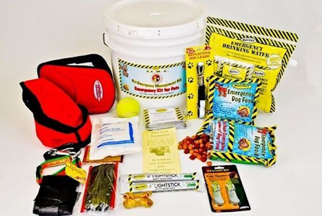 Emergency Supplies Pet Survival Food Water Kit Earthquake Disaster