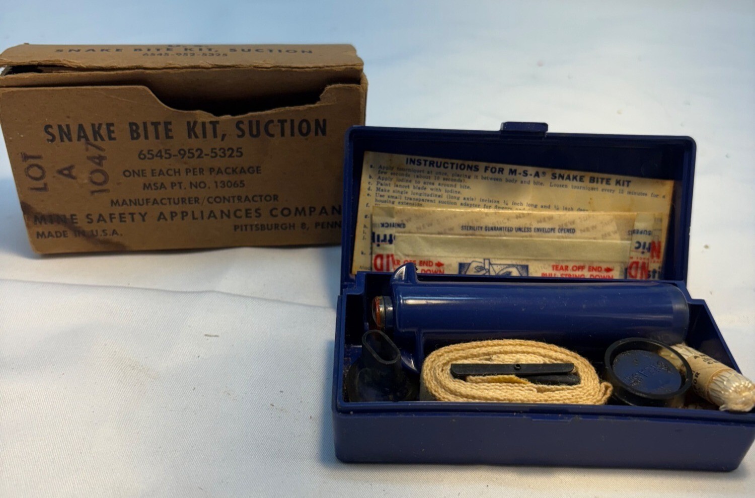 Vtg Military Snake Bite Kit, Suction w/Box USA