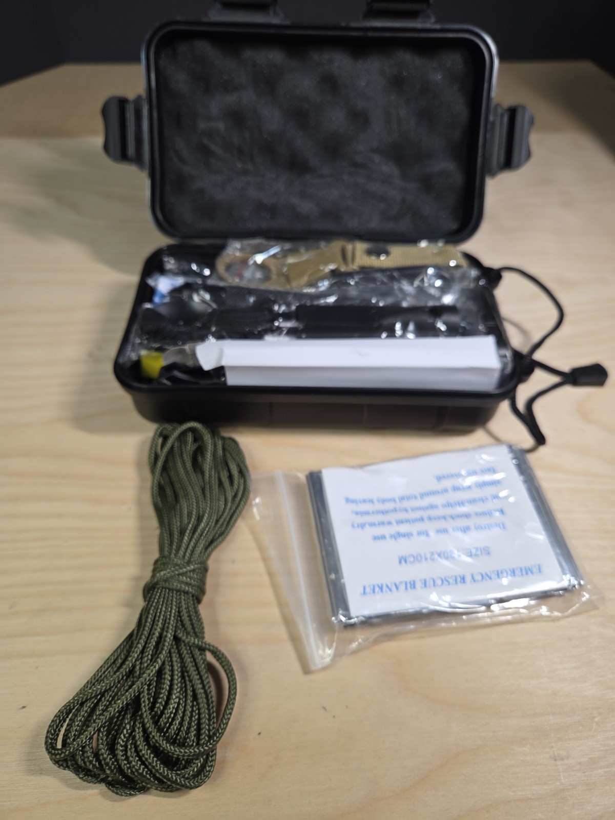 Survival Kit, Emergency Survival Gear and Equipment, Easy Pack. New