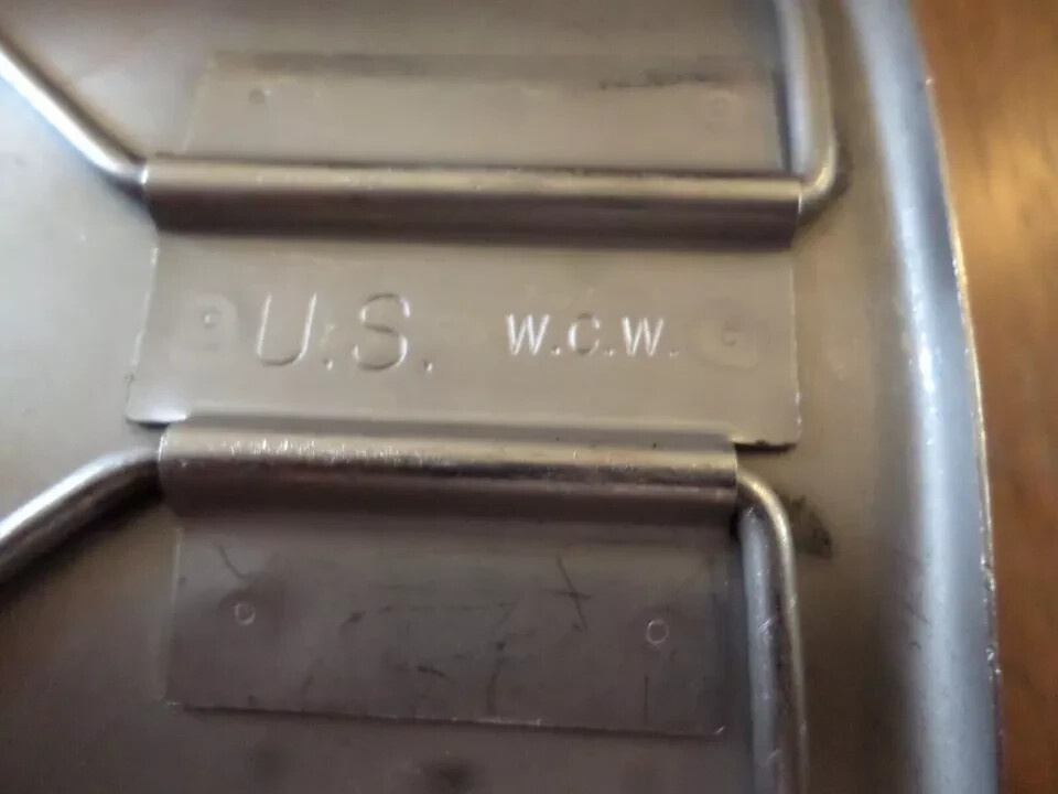 NEW AUTHENTIC US Military 1 QUART QT PLASTIC CANTEEN w/ USGI CANTEEN CUP