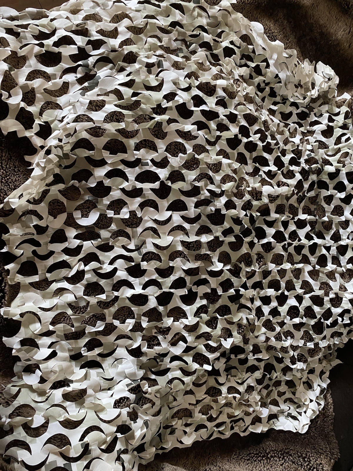 White Lite Gray Tan Camouflaged Net Hunting Blind Material 30” By 48” Piece New