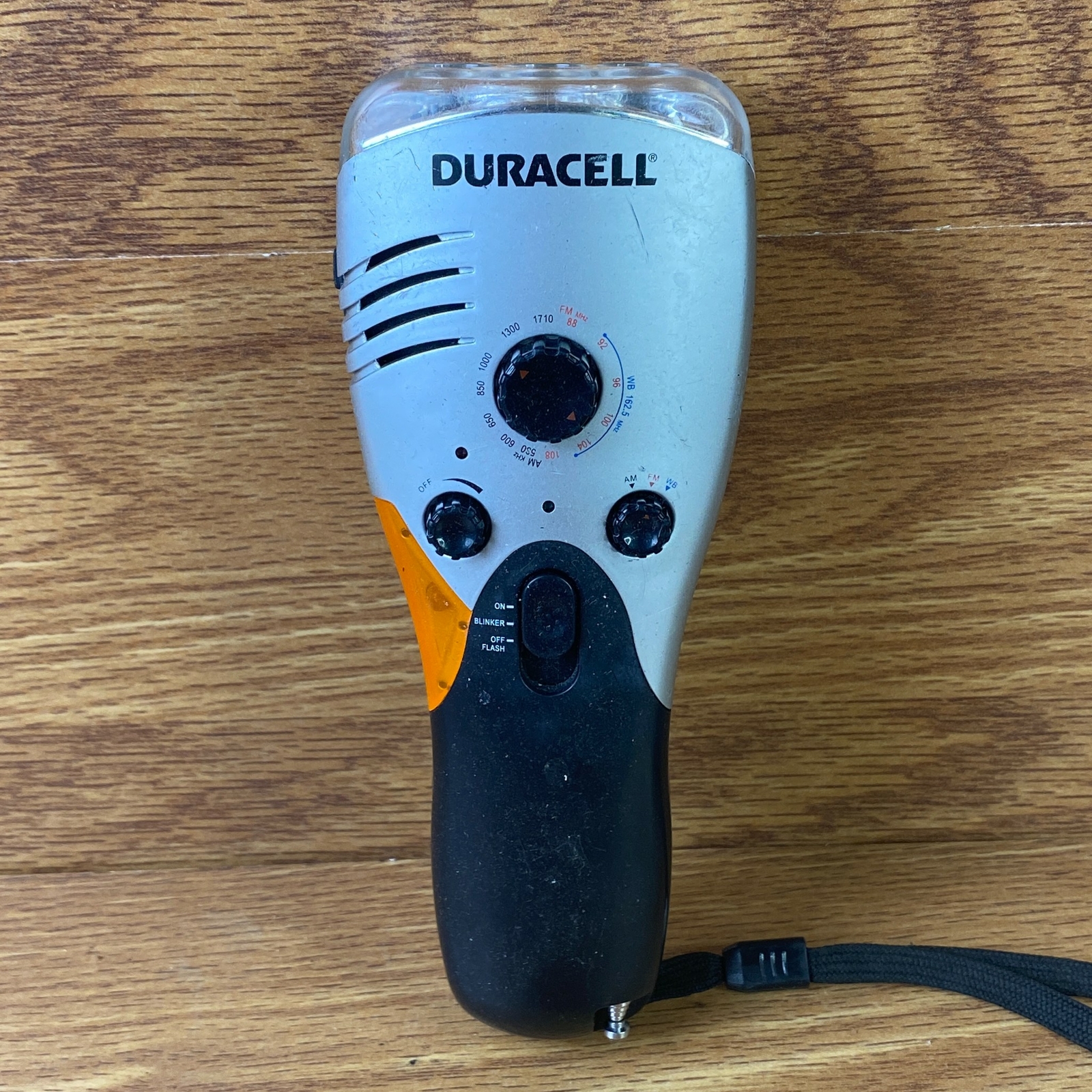 Duracell KP028 Silver & Black Crank Light with AM/FM Radio w Safety Blinker