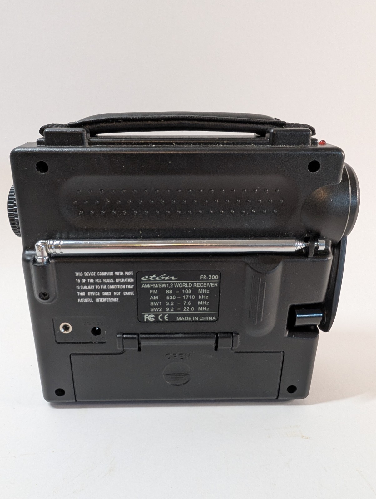 LL Bean Eton Radio FR-200 Emergency Short Wave AM/FM Hand Crank BLK Eton TESTED!
