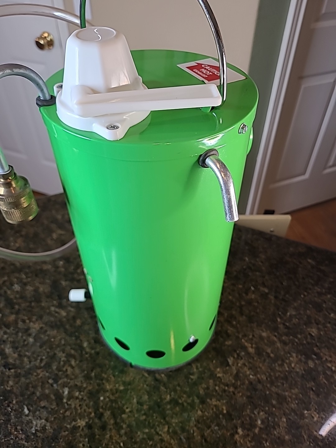 1970s THE LITTLE SIZZLER Propane Instant Hot Water Heater Camping Preper W/Box