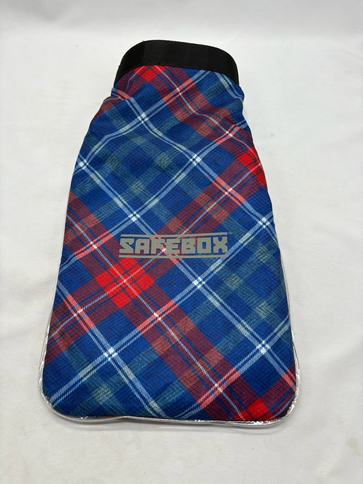 Water seals Safebox Portable Safe (pouch)