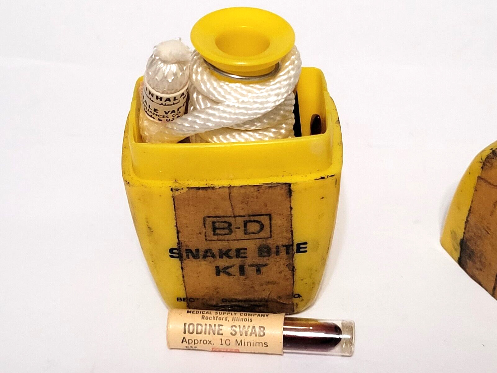 Vtg B-D SNAKE BITE KIT USA Survival FIRST AID Pocket Size Becton-Dickinson