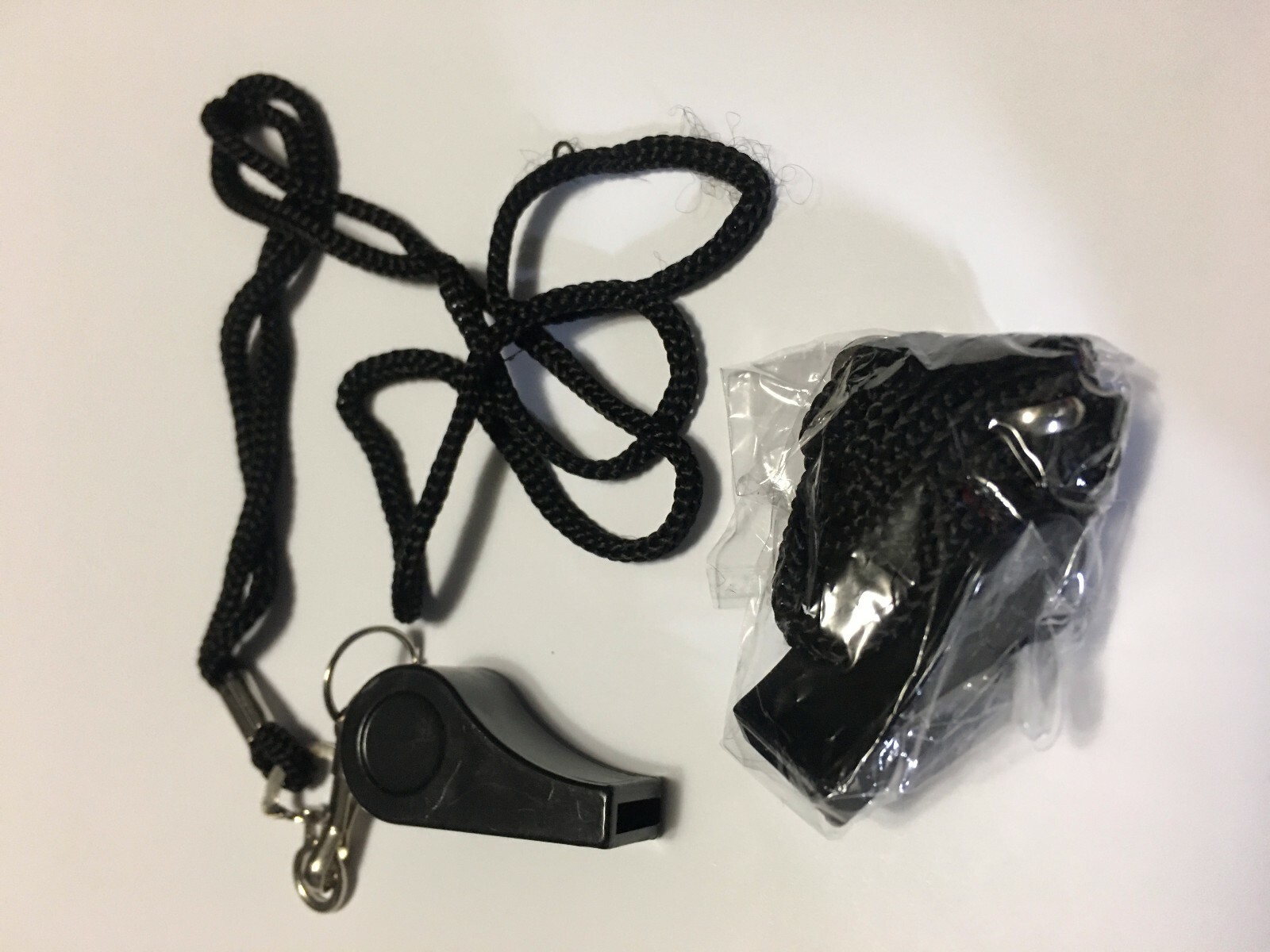 Mudder 2 Pack Plastic Sports Coach Whistles With Lanyard (Black)