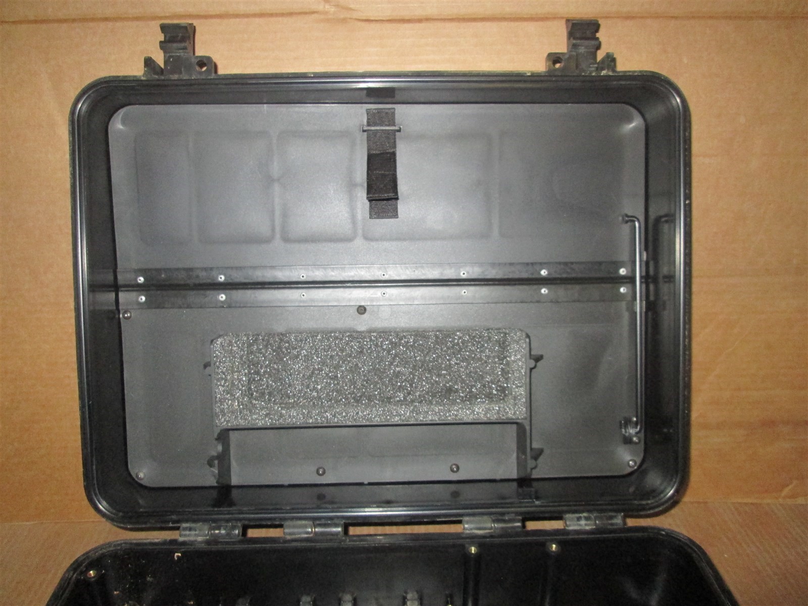 21x17x9 Starlight Hard Case Mounts Compartments Dry Box Weathertight Gun Camera