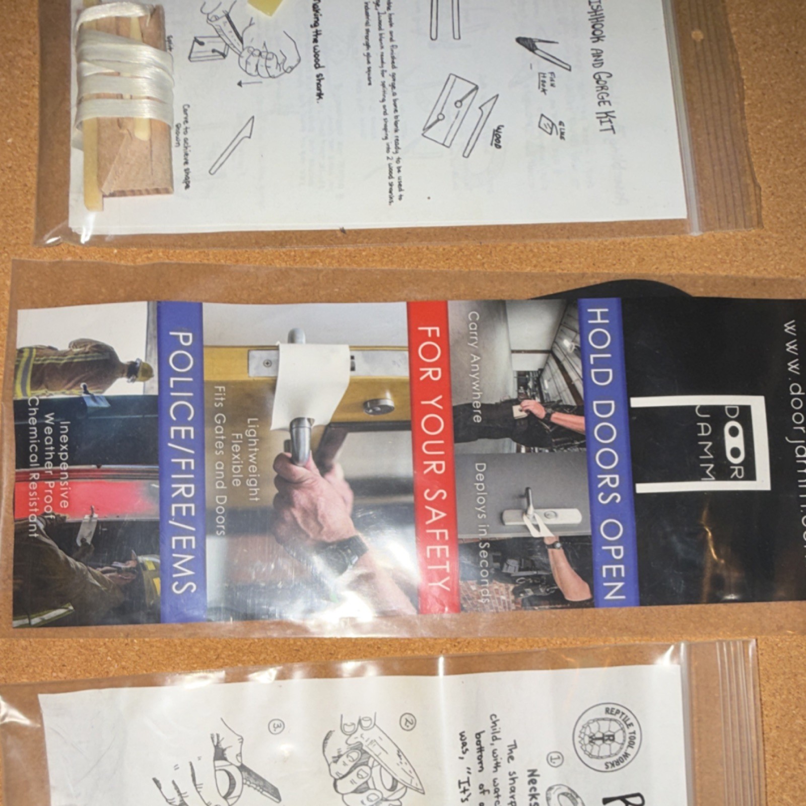 READYMAN Creek Door Jamm Reptile Survival Kit Bone Hook Gorge Card Tool Stone