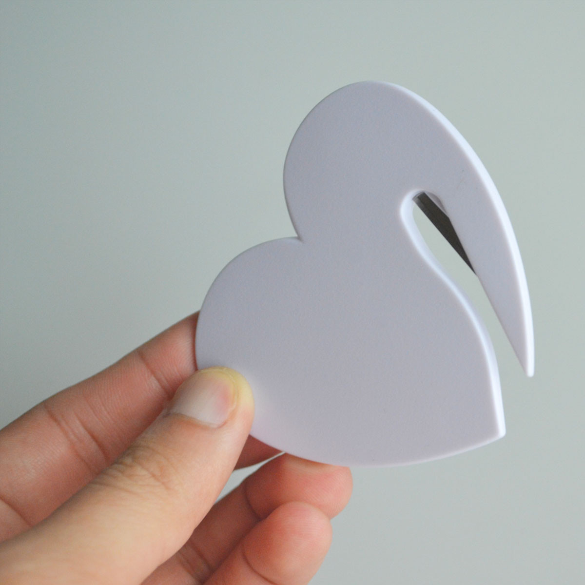 3pcs Emergency Knife Tool Car Necessities White Mini Heart Seatbelt Cutter