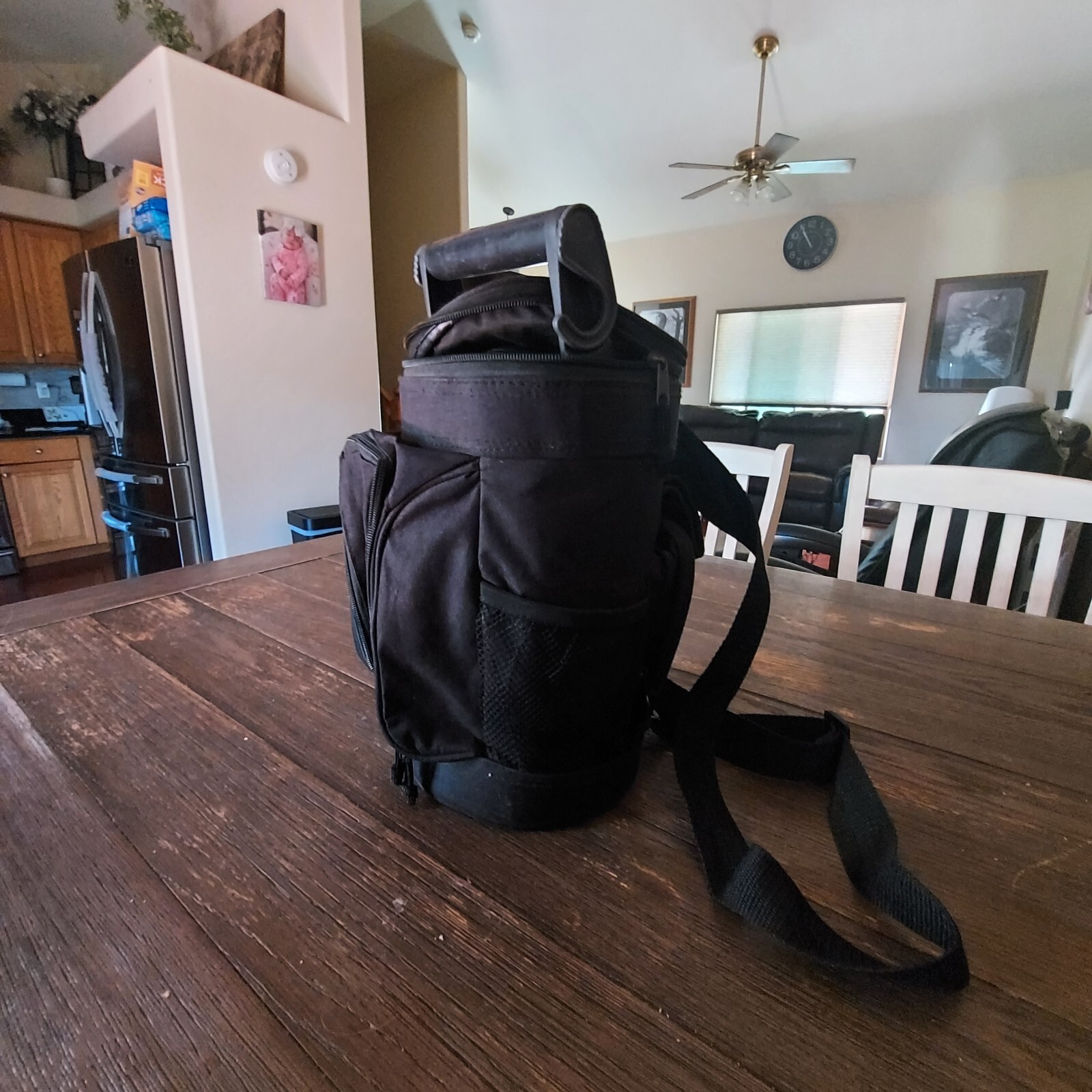 Fabric United Wireless Lunchbox with Igloo water bottle -USED!