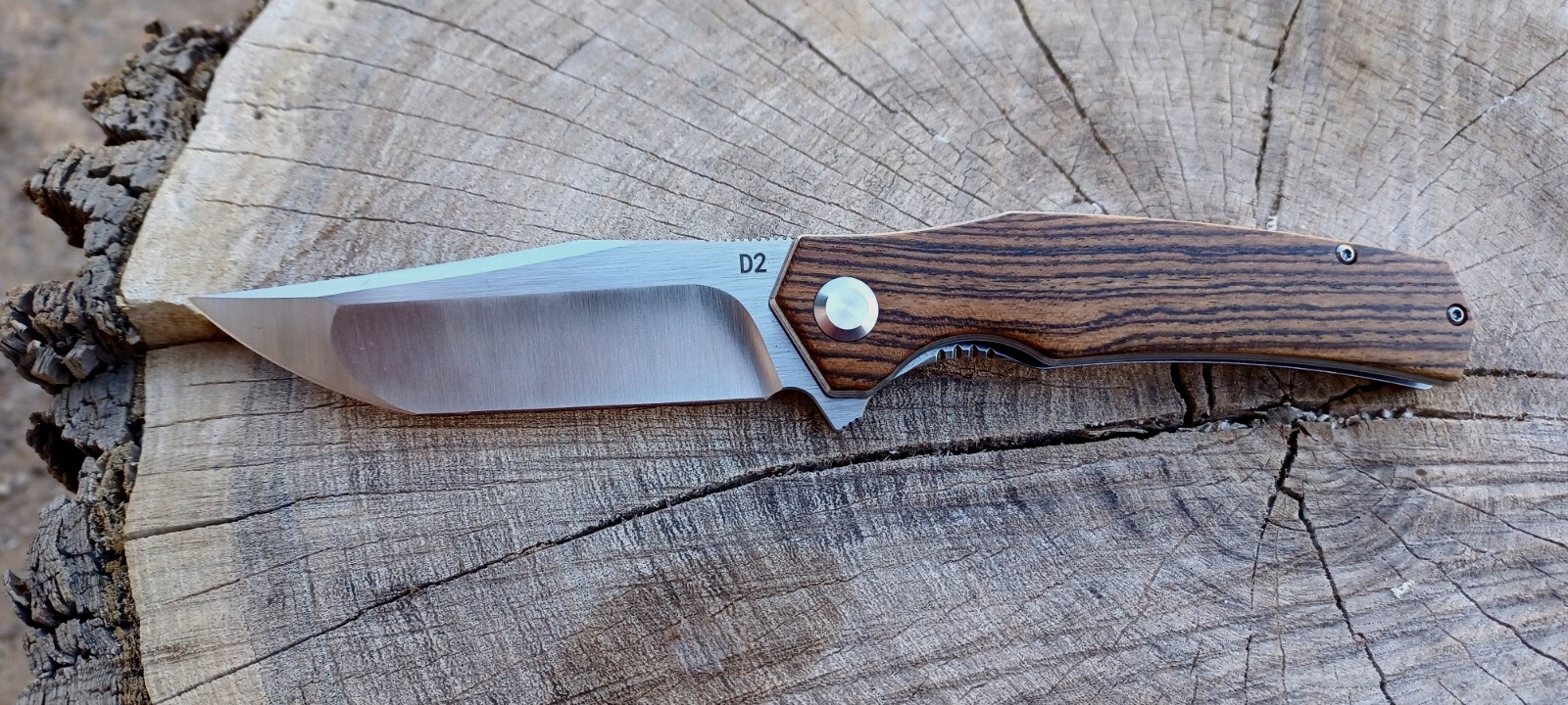 Sol Edge Sand Viper EDC Folding Knife, D2 Steel, Golden Sandalwood Perfect Gift