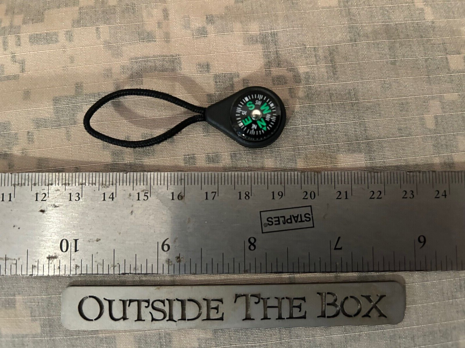 14mm Button Compass Zipper Pull – Grade B, Liquid, NON-Luminous (About 9/16″)