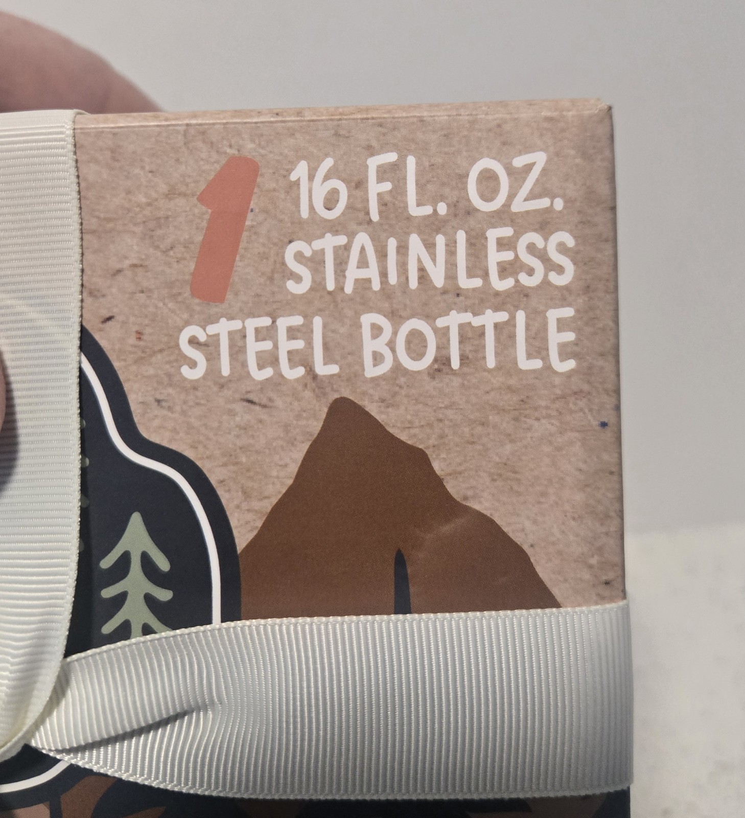 NIB Happy Camper Gift Set – Water Bottle & 4 Pairs of Men’s Quarter Socks