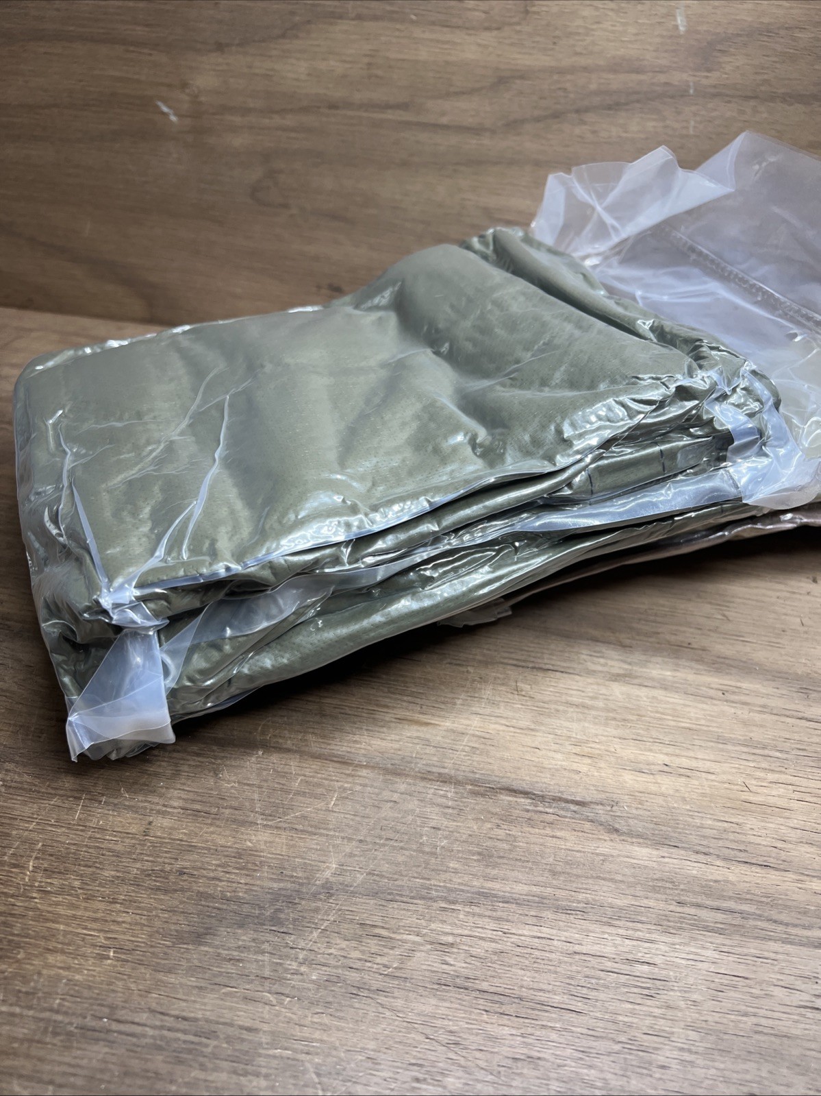 READY-HEAT 4-PANEL HEATED EMERGENCY/SURVIVAL BLANKET+ HEAT REFLECTIVE SHELL