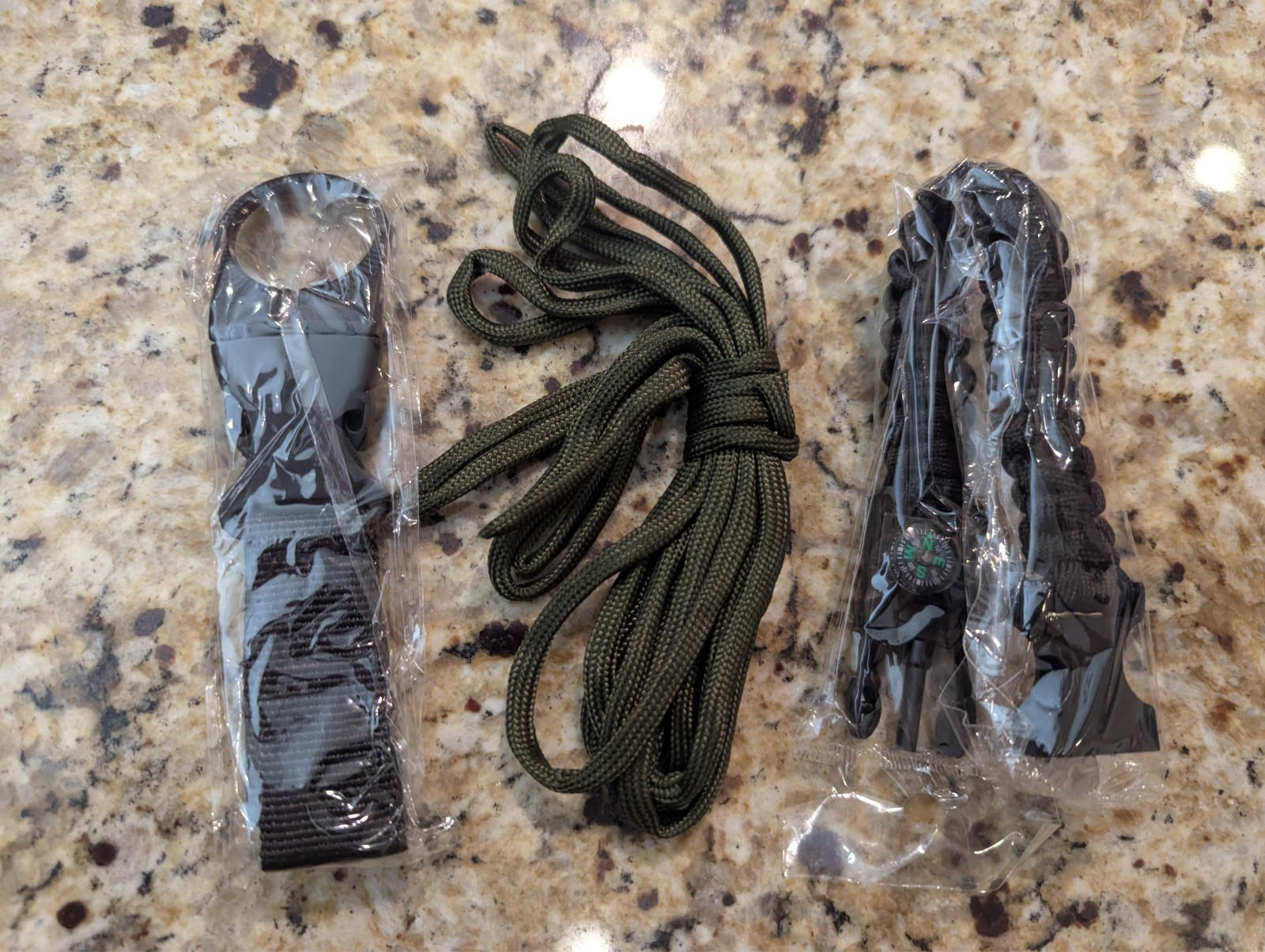 Emergency Kit 24-in-1 Survival Tools Outdoor Safety Compact Hiking Camping Camo