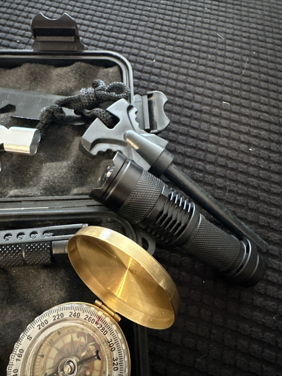 Recon Deluxe Military Grade Emergency Survival Kit