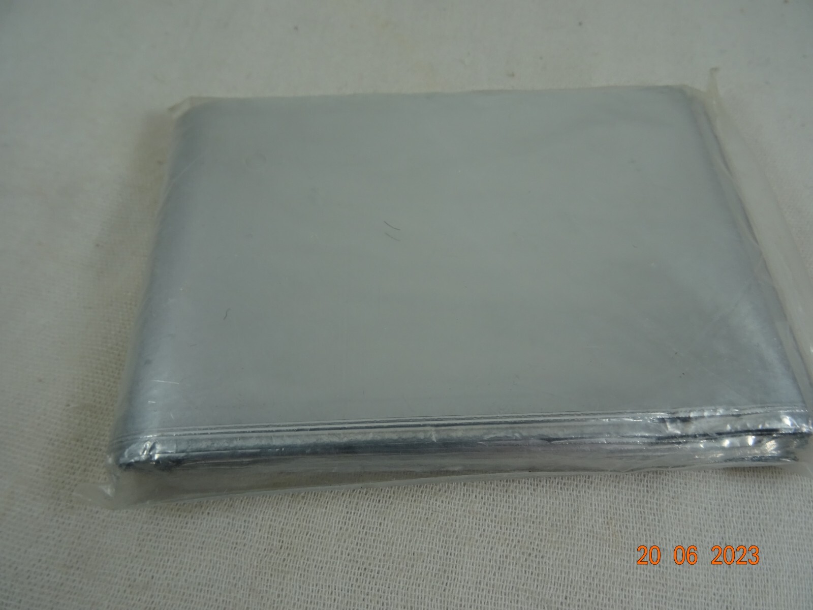 Hypothermia Blanket Mylar NEW 52″ x 84″ (132cm x 213cm)