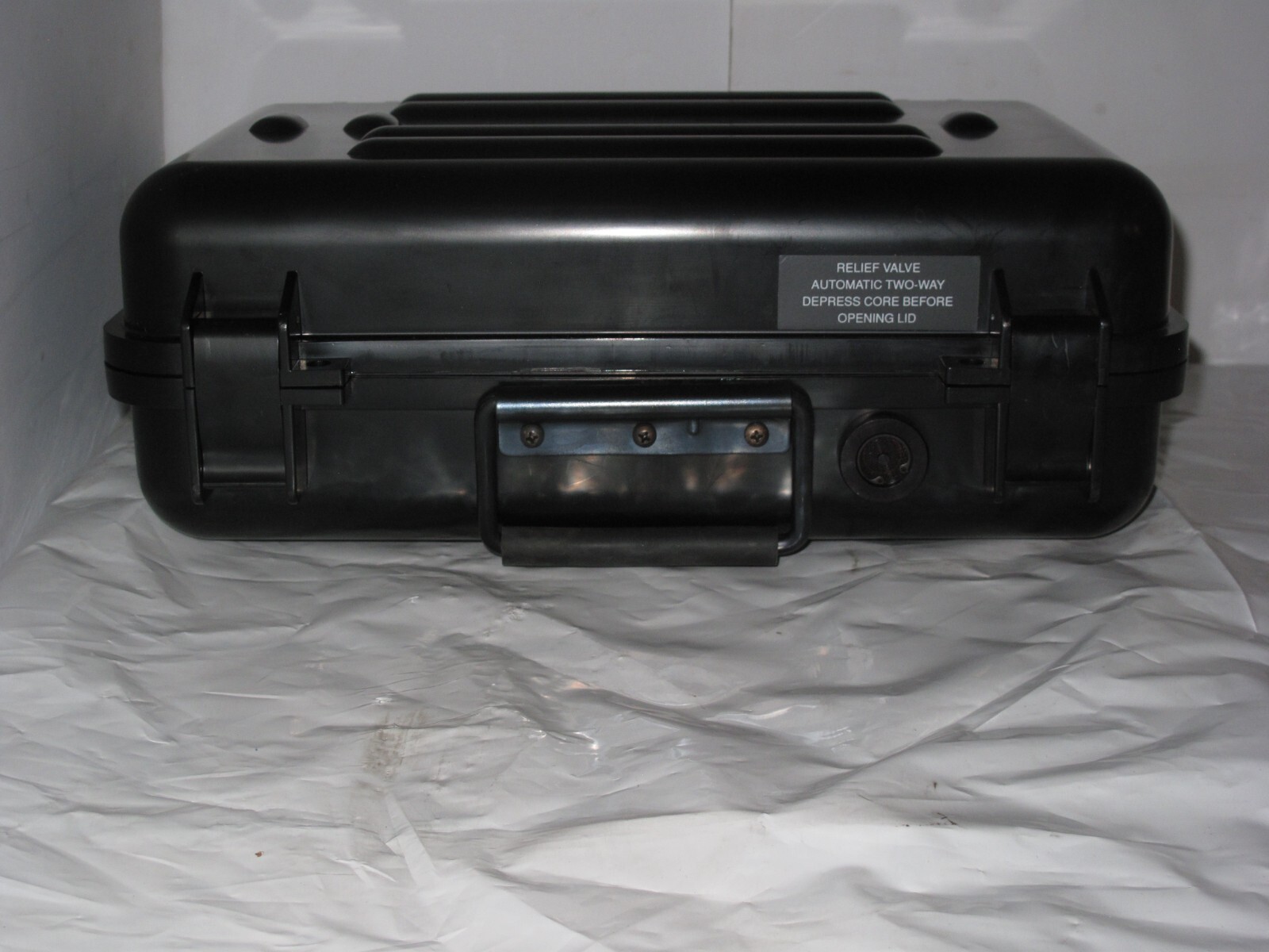 Starlight SC-061016 Hard Case 17x12x7 Gun Survival Box New Old Stock # LIS-700