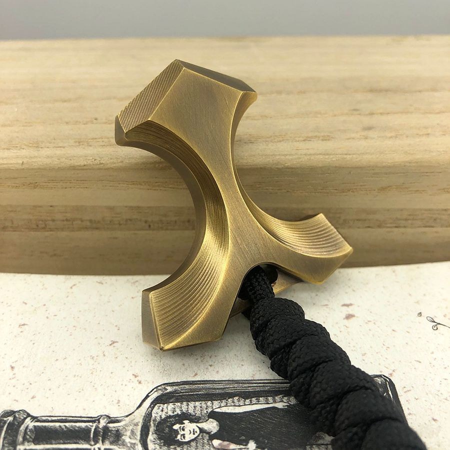 Brass Outdoor EDC Tool Multifunctional Pendant Keychain Emergency Window Breaker