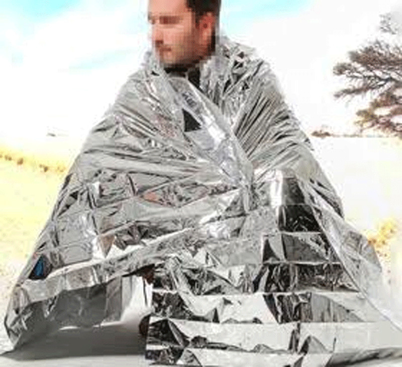5 pcs Emergency BLANKET Thermal Survival Safety Solar Insulating Mylar 84″ X 52″