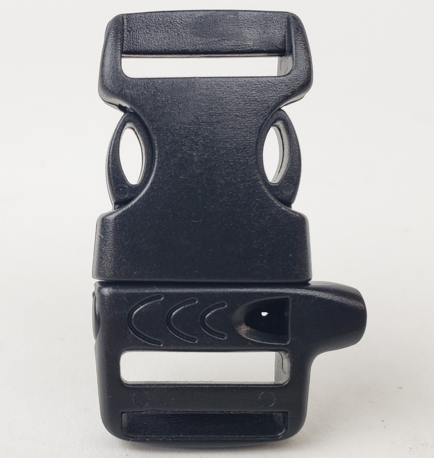 One 3/4″ Plastic Side Release Whistle Buckle Survival Paracord Bracelet