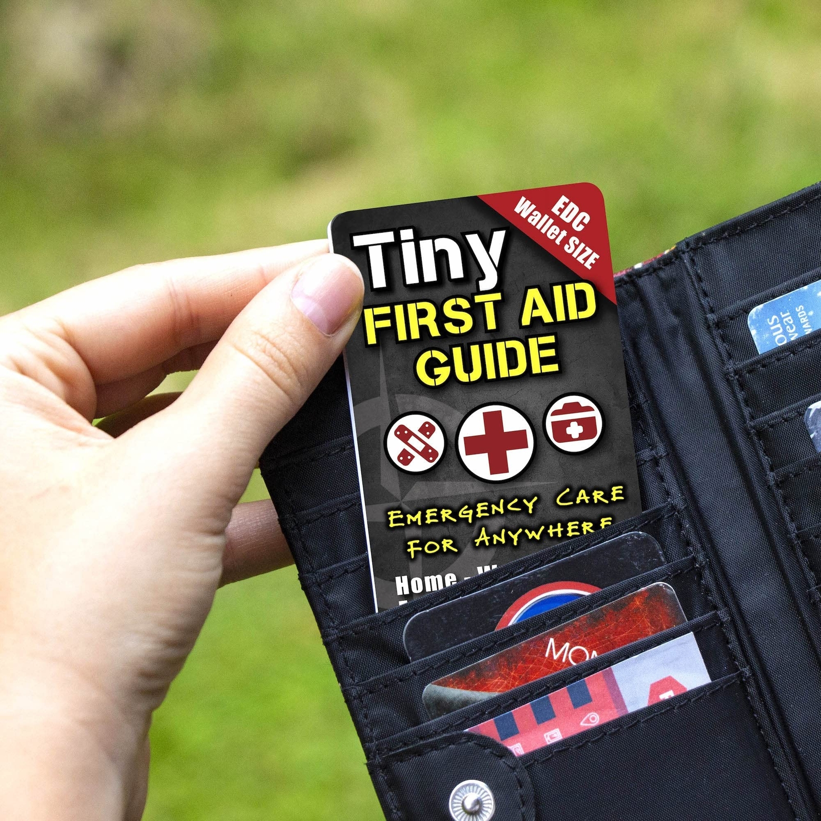 Tiny First Aid Guide: Emergency Medical Care for Anywhere – Step-by-Step, Poc…