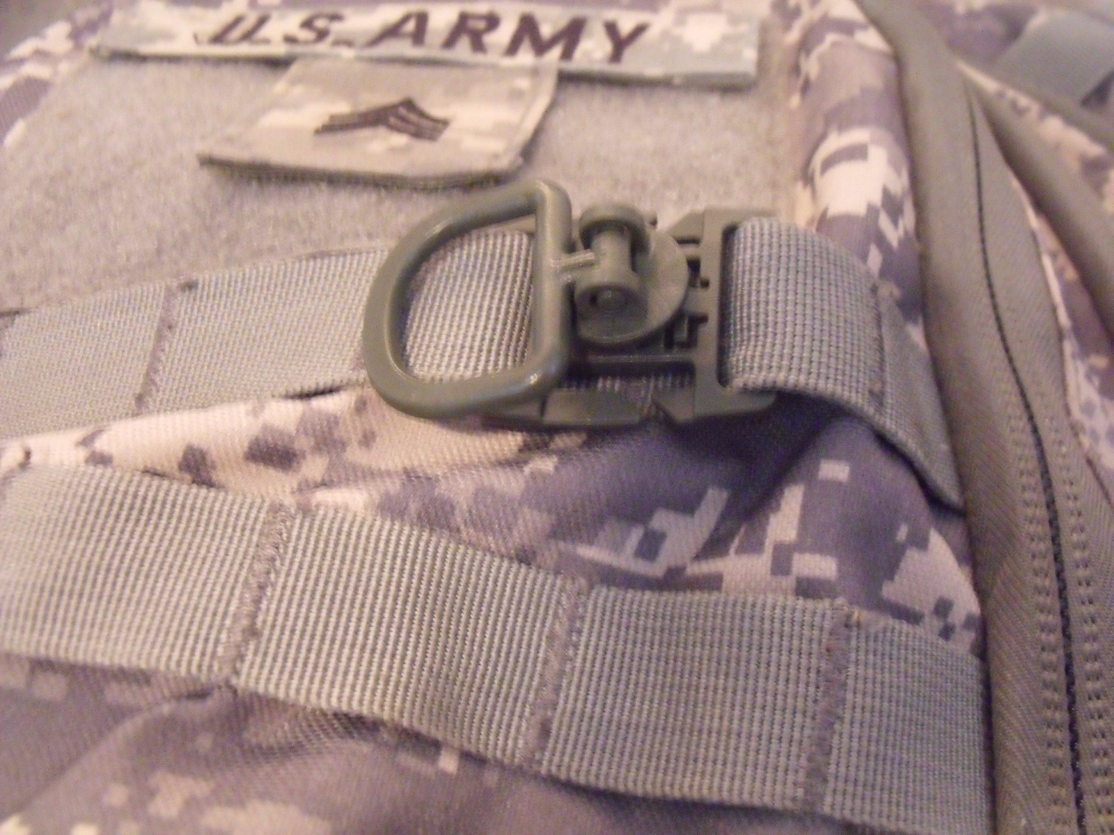 Emergency/Survival: LOT of (2) MOLLE D-Ring, 360 Swivel Type, Foilage Green
