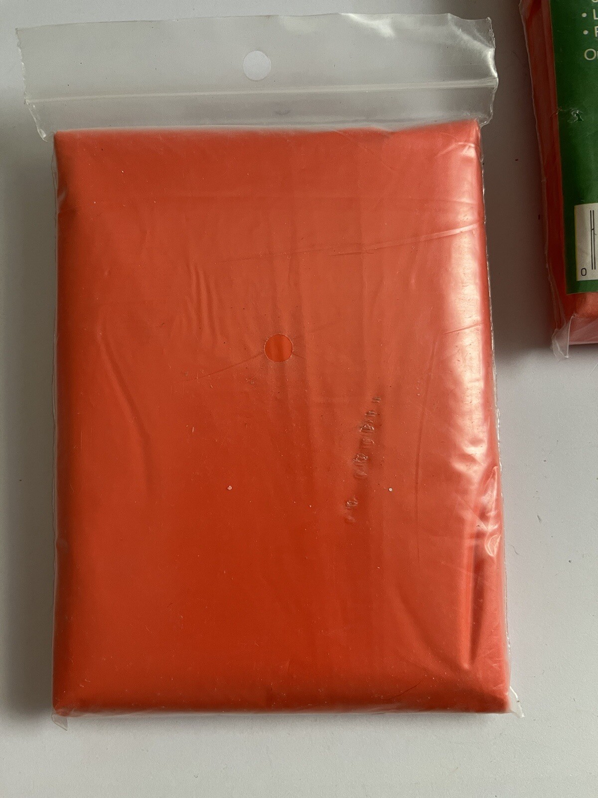Coghlan’s Emergency Poncho 9173 50″ x 80″ Lightweight Reusable One Size Fits All