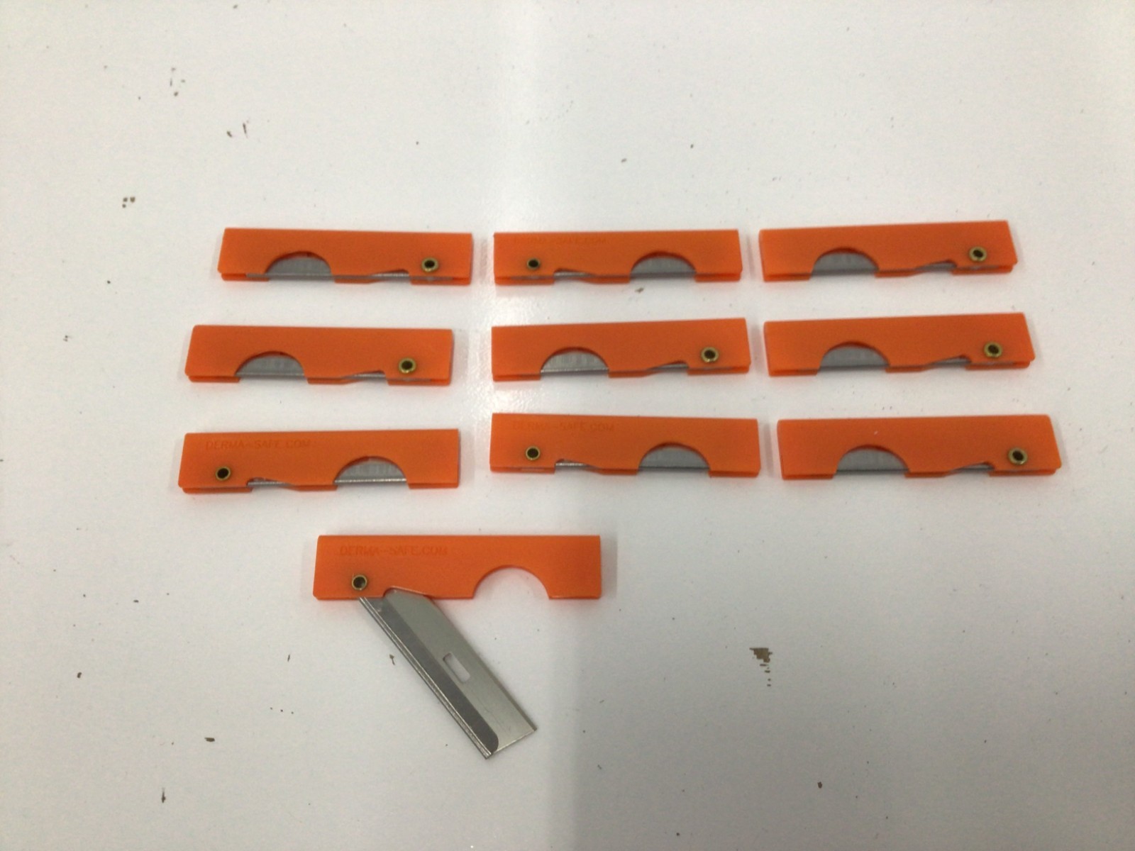 Derma-Safe 10 Pack EDC Razor Knife HR207B-ORG, orange, SERE Survival Kit
