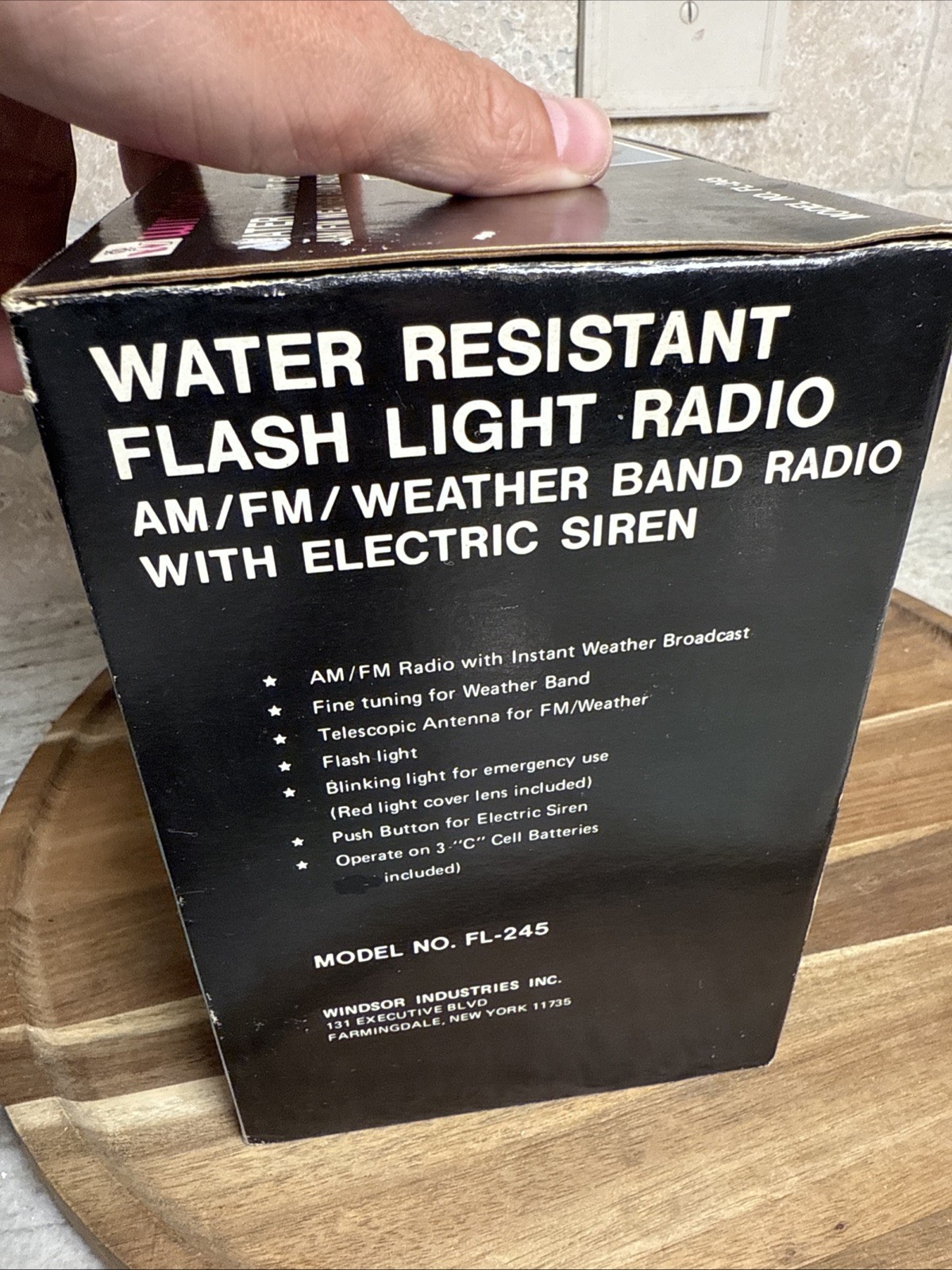 VINTAGE NEW WINDSOR WATER RESISTANT FLASH LIGHT AMFM RADIO ELECTRIC SIREN FL-245