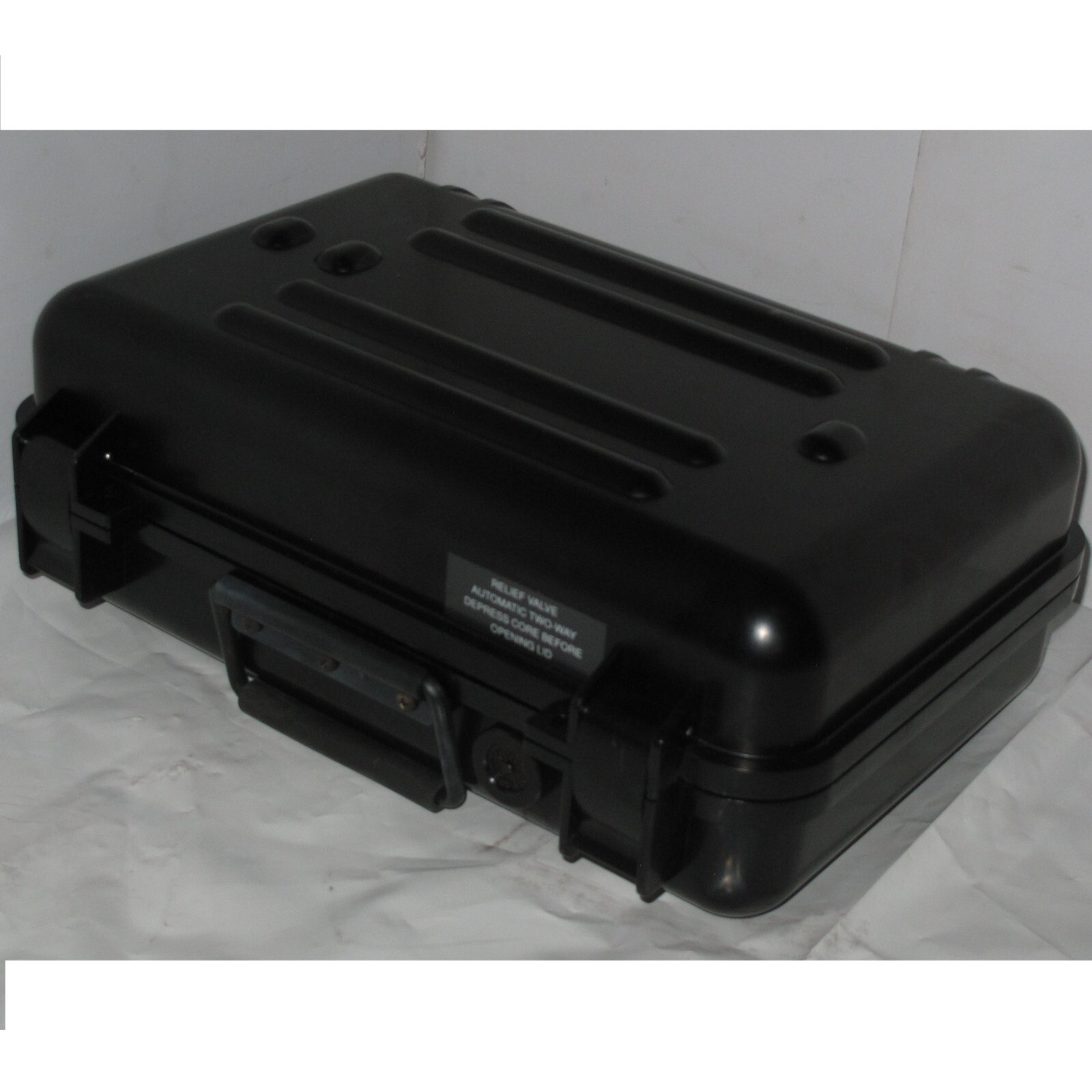 Starlight SC-061016 Hard Case 17x12x7 Gun Survival Box New Old Stock # LIS-700
