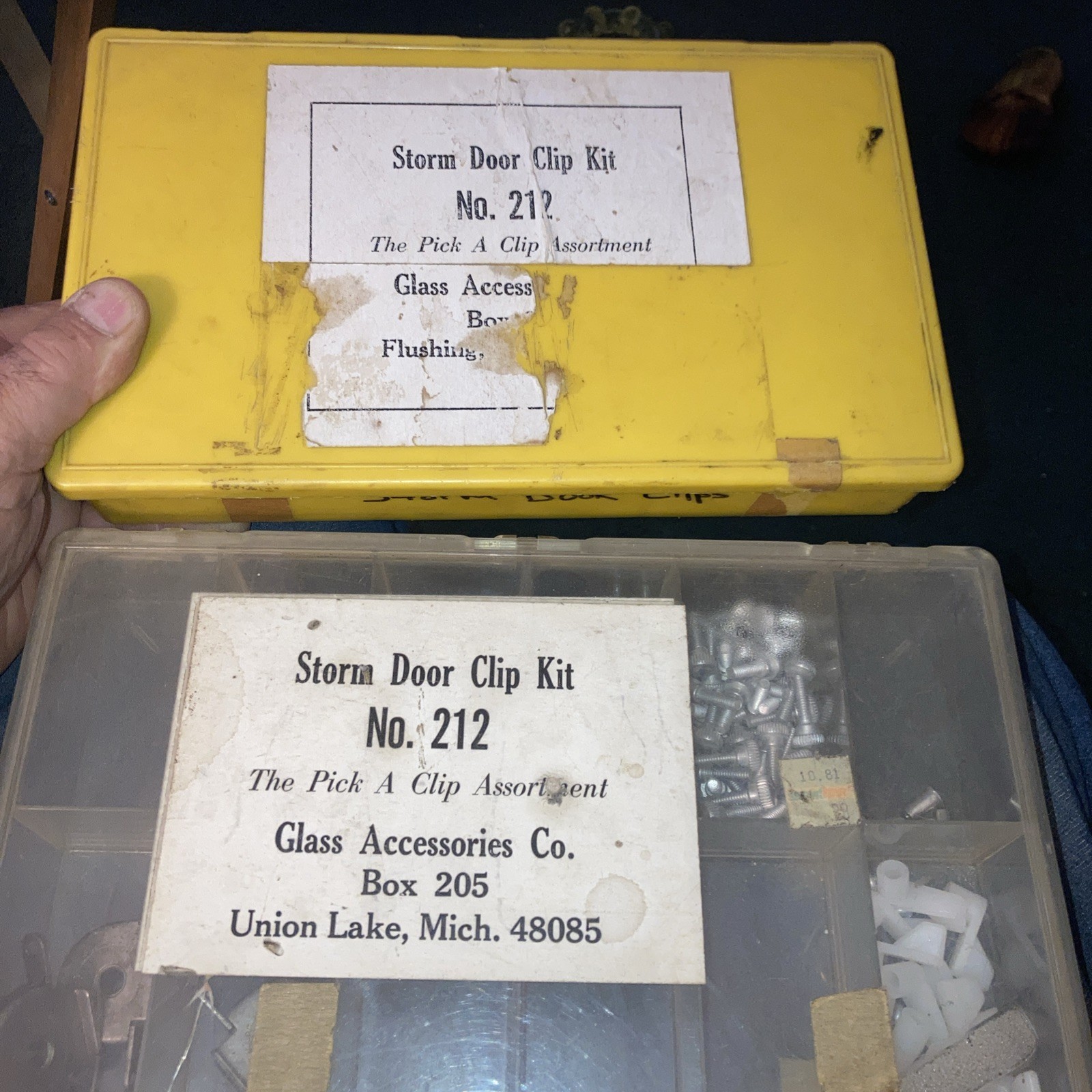 2-All purpose Storm door clip Kit #212