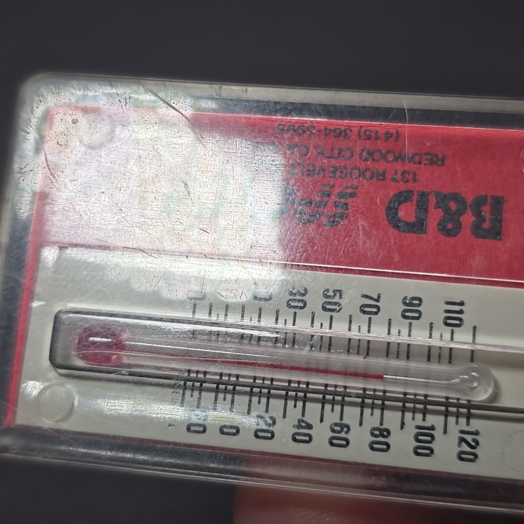 Vtg Hong Kong B&D Sports Zip-O-Gage Zipperpull Thermometer Keychain