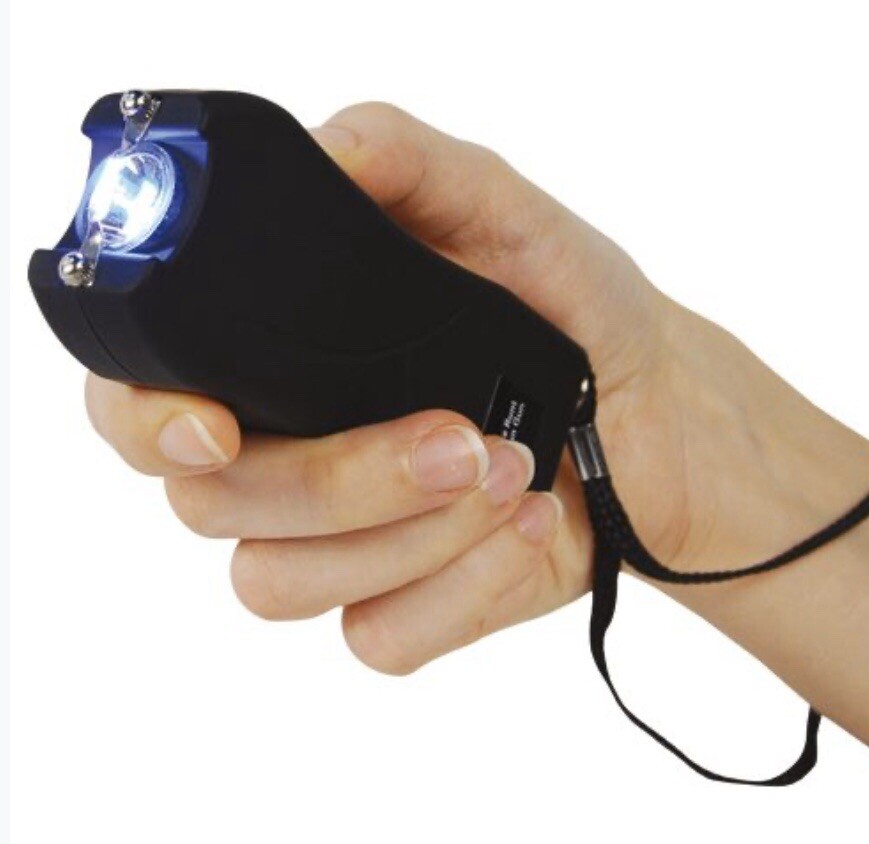 Max AMPERAGE POLICE Stun Gun 911 BLK 80 MV Rechargeable With LED Flashlight NEW