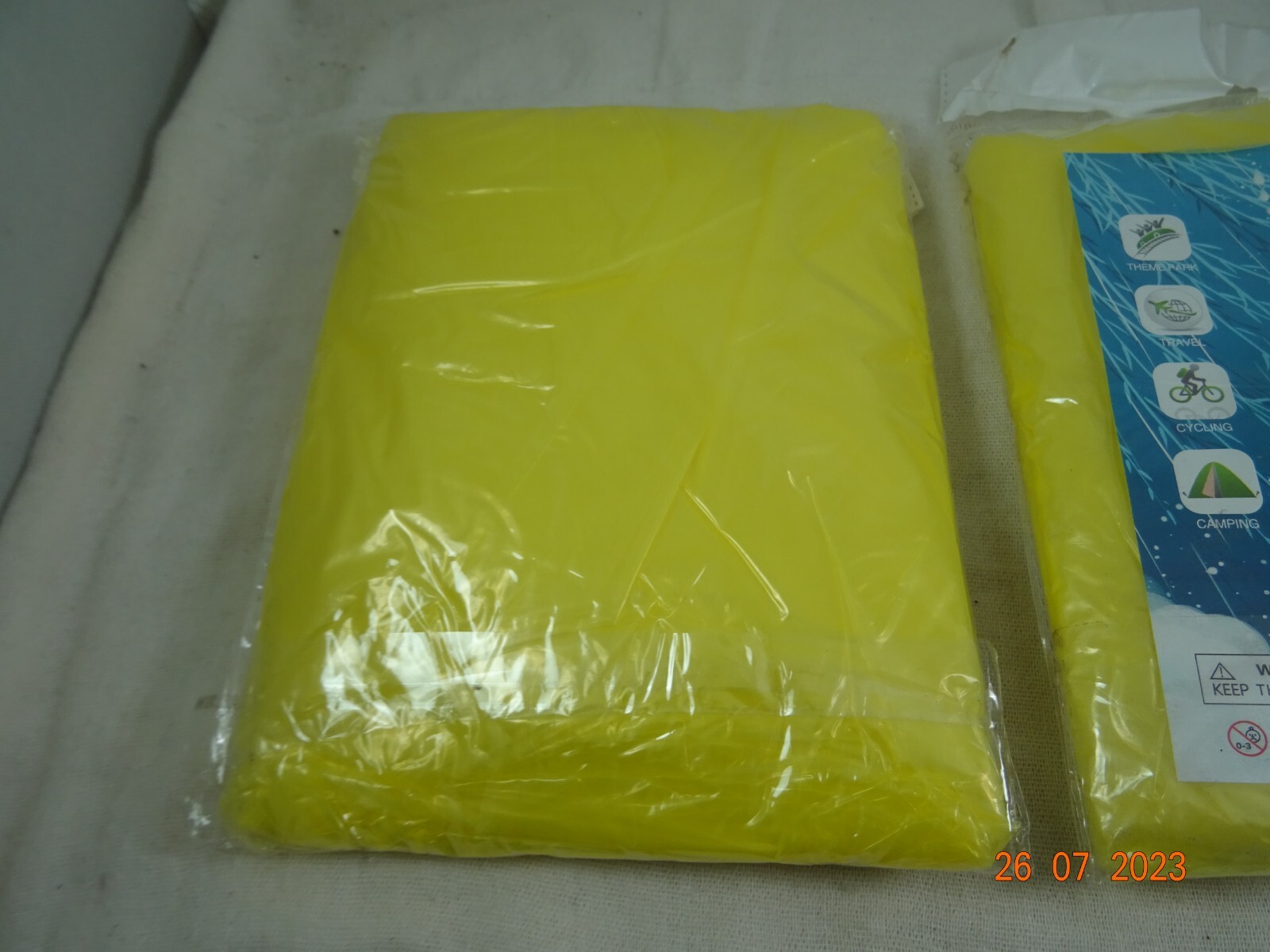 Rain Poncho Hooded 100% waterproof extra thick OSFM Adult 2 pieces Yellow NEW