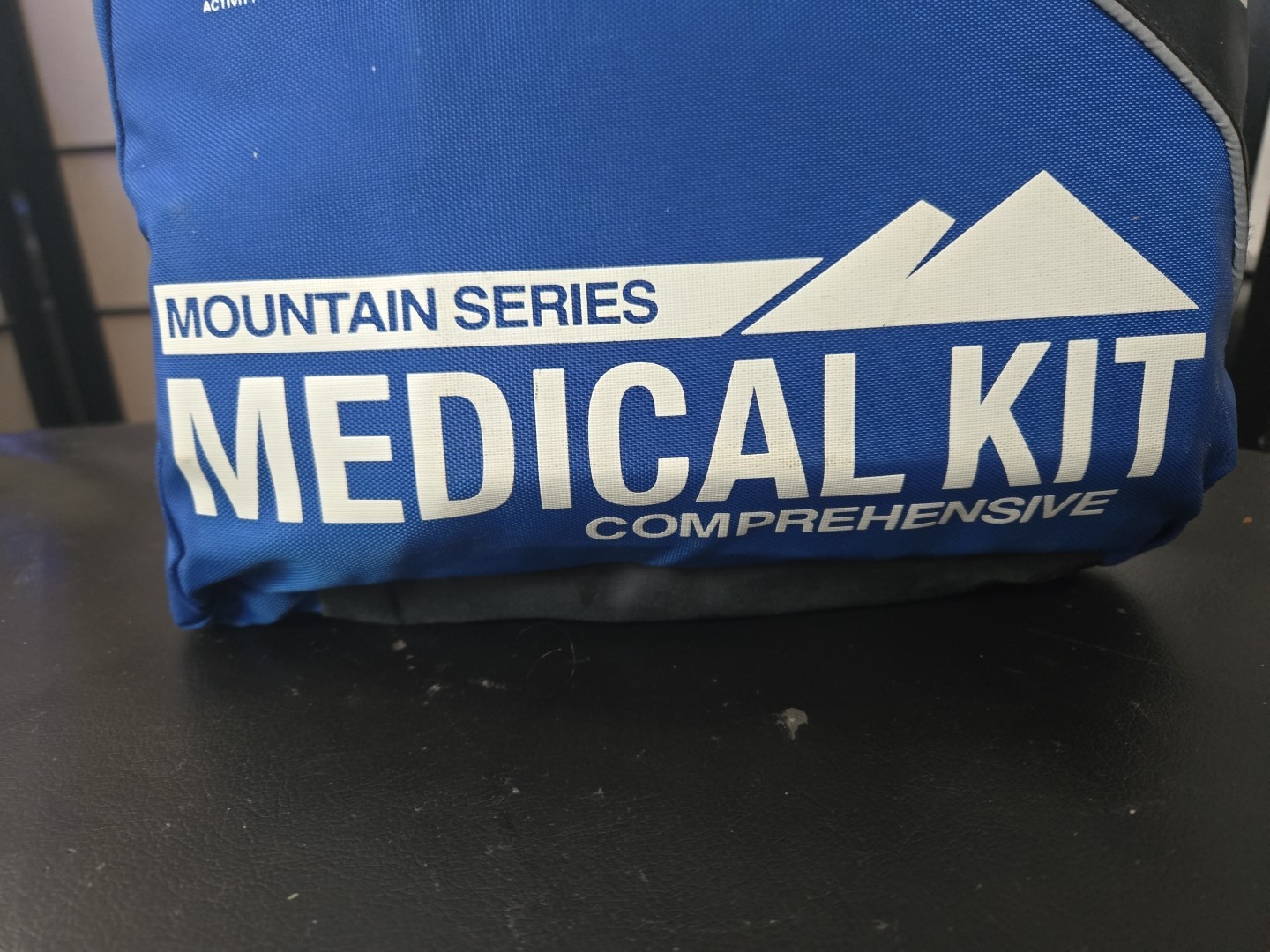 ADVENTURE MEDICAL KITS MOUNTAIN SERIES COMPREHENSIVE MEDICAL KIT, SEALED ITEMS