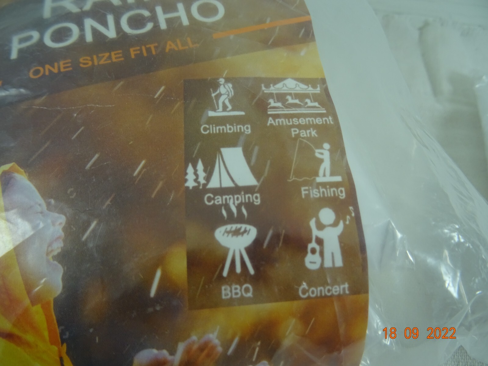 Rain Poncho Hooded OSFM Child size 5 pieces Clear NEW